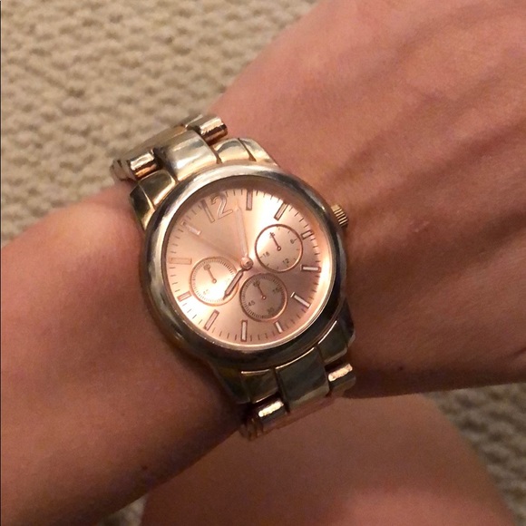 Watch - Picture 3 of 3